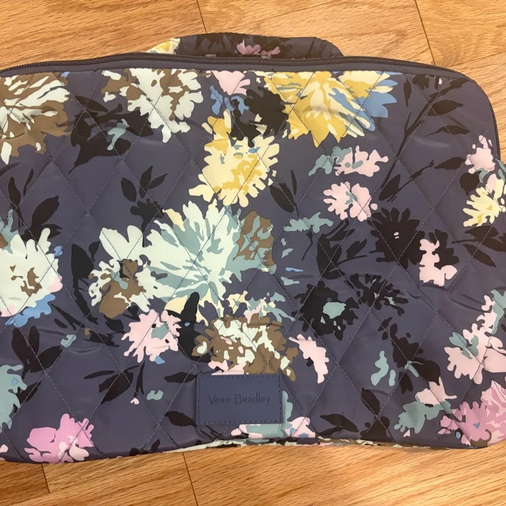 Vera Bradley floral Laptop/work station Bag New without tag's.